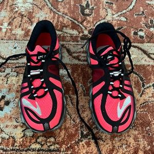 Brooks tennis shoes